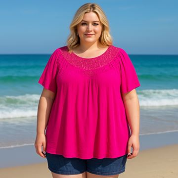 Immagine di QUALITY LIGHT VISCOSE TOP WITH LACE NECKLINE